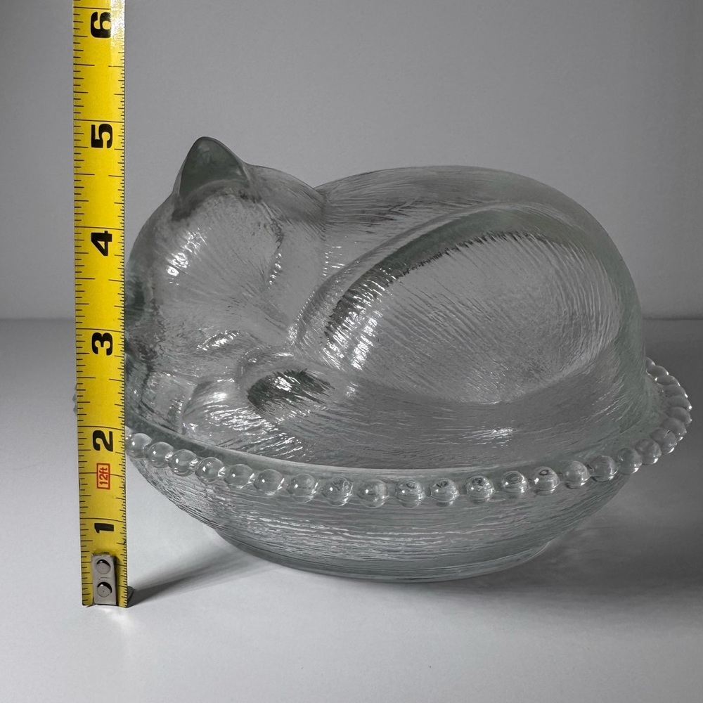 Vintage Indiana Glass Sleeping Cat On Nest Basket Covered Candy Dish Chipless - Picture 7 of 10